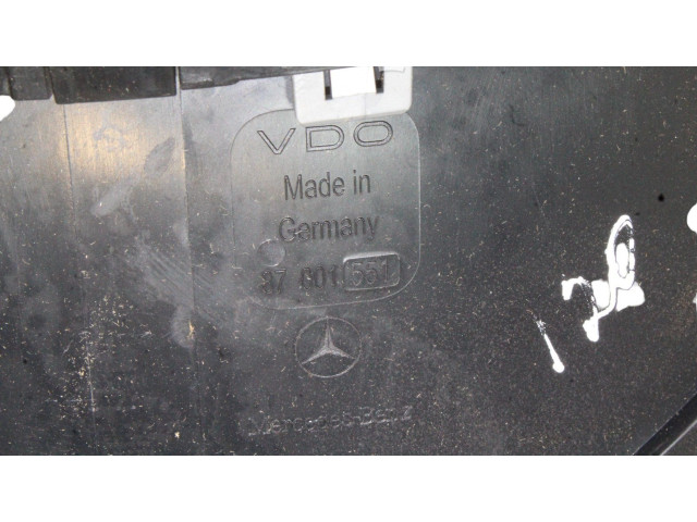 Přístrojová deska  Mercedes-Benz CLK A209 C209 2005 A2095409811  