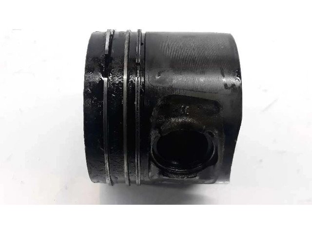 Píst 11257803033   BMW 5 E39   2.0  
