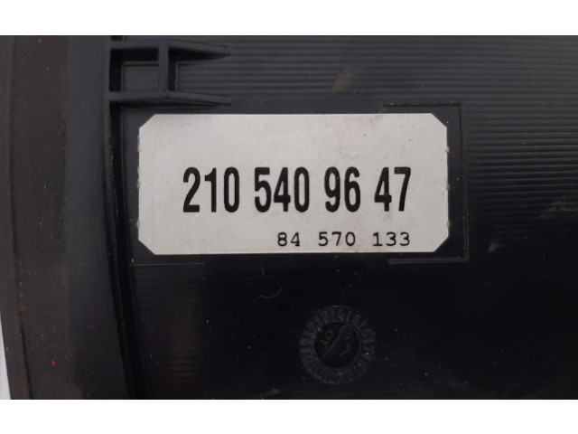 Přístrojová deska  Mercedes-Benz E W210  2105409647  