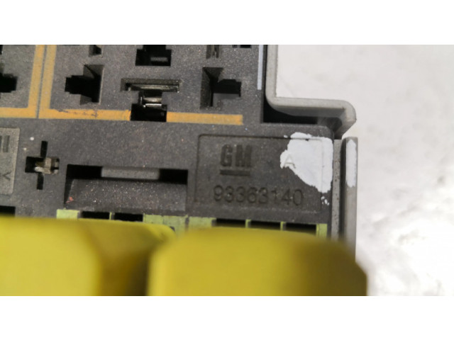 Блок предохранителей  93363140   Opel Meriva A    