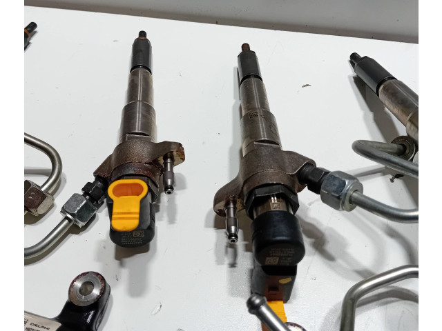 Vstřikovač 1660000372R, 175217543R   Nissan Navara D23     