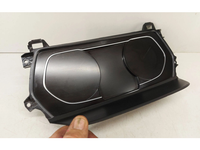 Přístrojová deska  BMW 1 F40 2020 5a0bf55-kolumb  