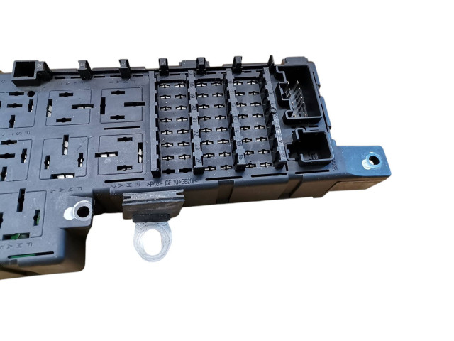   Pojistková skříňka 30728008, 518828108   Volvo S80 2005