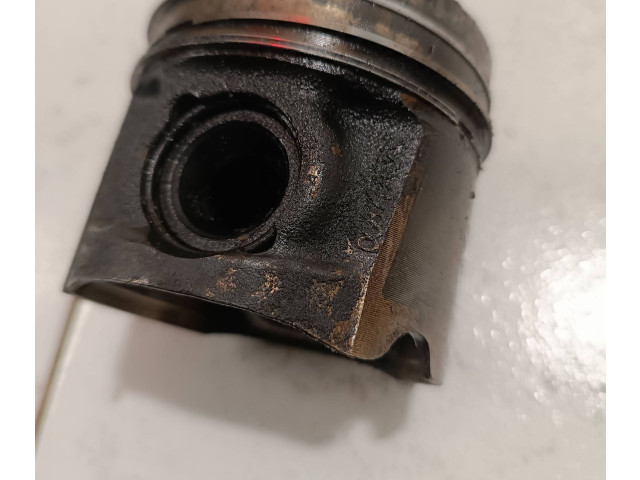 Píst N0code   Opel Zafira C     