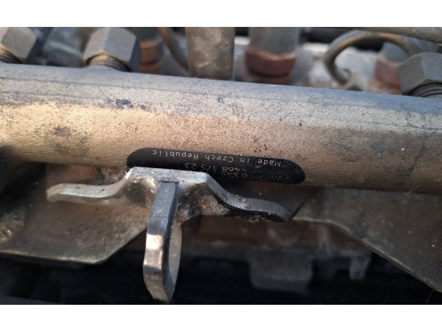 Vstřikovací lišta 46817523, 46817523   Suzuki Ignis     