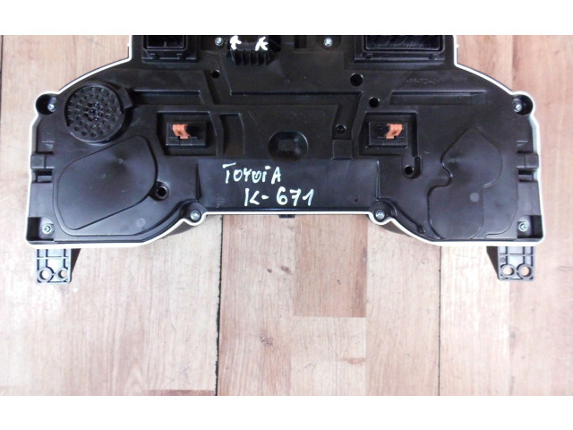 Přístrojová deska  Toyota Camry VIII XV70  2020 8380033X81  