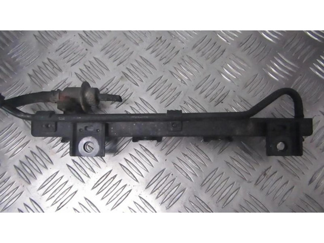 Vstřikovací lišta 156106400, 15610-6400   Suzuki Swift  pro benzínový motor 1.3  