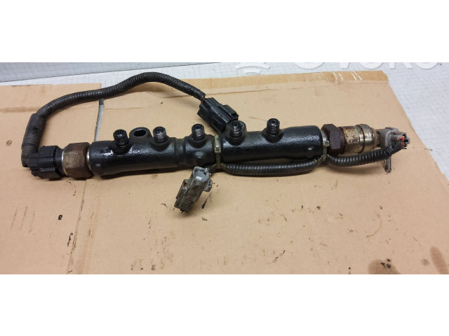 Vstřikovací lišta 48200111, 11184   Toyota Corolla E120 E130     