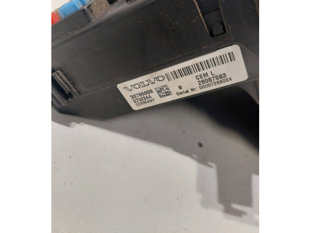   Pojistková skříňka 30786889, 28087583   Volvo XC70 2007