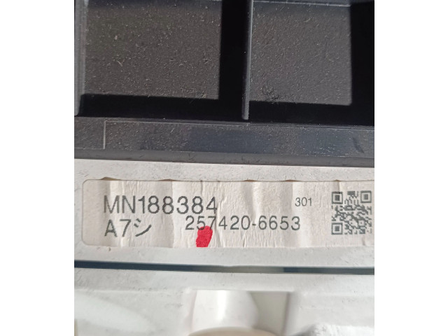 Přístrojová deska  Mitsubishi Grandis 2004 MN188384, 2574206653  