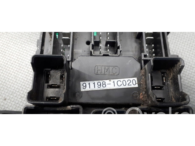 Блок предохранителей 911981C020   Hyundai Getz    