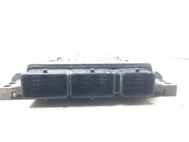 Блок управления двигателя 8200592611, 8200565863   Nissan Tiida C11