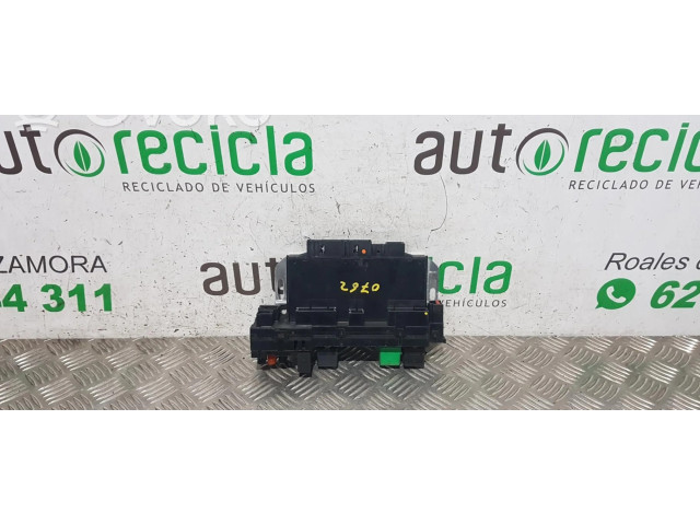   Pojistková skříňka A0275454532   Mercede-Benz S W220 