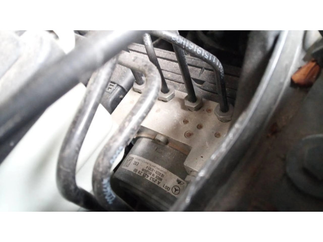 Jednotka ABS A2354312800   Mercedes-Benz C W204 2015