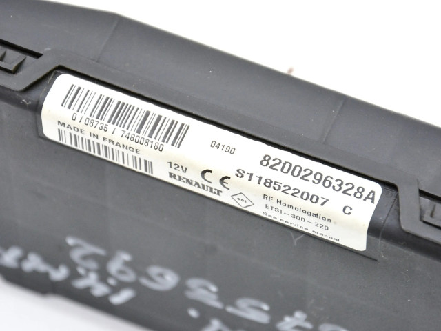 Комплект блоков управления 8200369625, 8200326380   Dacia Logan I