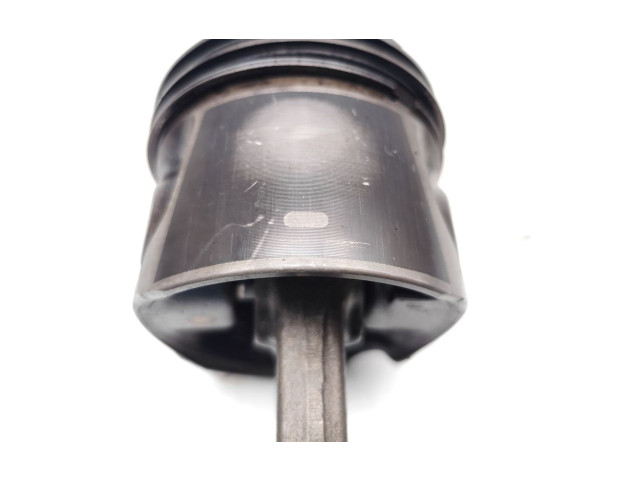 Píst D5244T4   Volvo XC90    D5244T4 