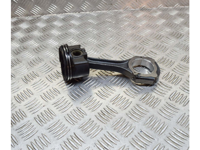 Píst A6510301917, A6510300020   Mercedes-Benz C W205    OM 654.920 