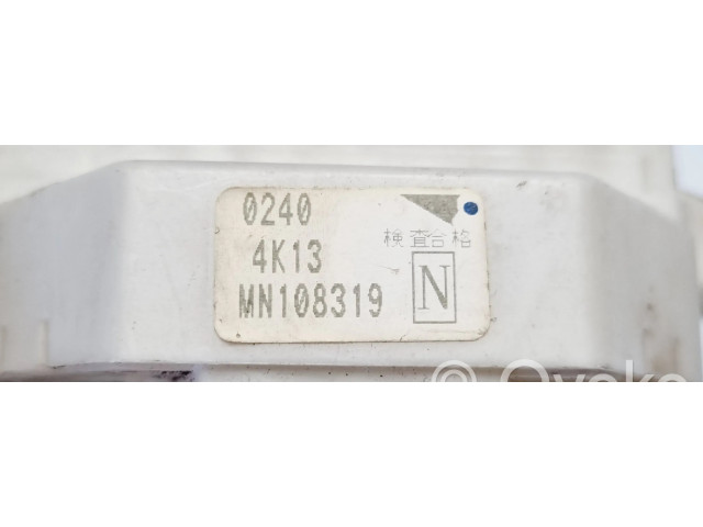 Комплект блоков управления MR951770, MM0038001   Mitsubishi Colt