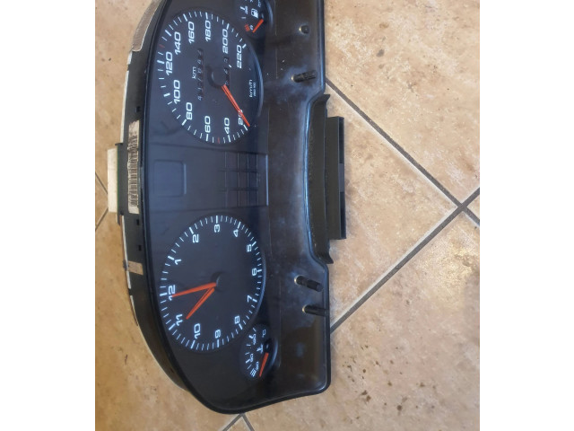 Přístrojová deska  Audi 80 90 B3 1988 893919033BA  