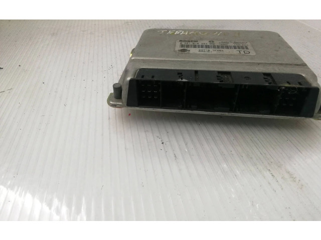 Řídící jednotka 237107F404, 0281010284   Nissan Terrano 2004