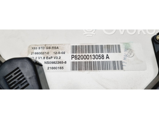 Přístrojová deska  Renault Trafic II (X83) 2004 P8200013058A, 21660165  