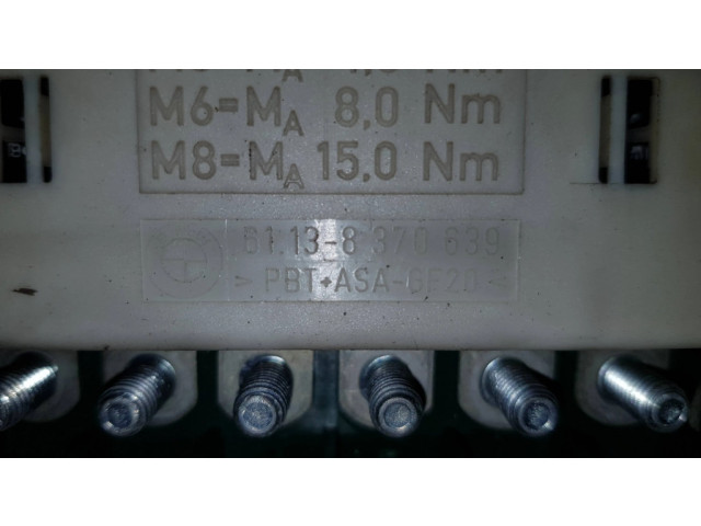   Pojistková skříňka 8370639   BMW 5 E39 2000