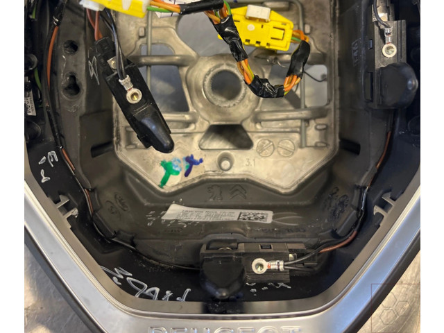 Volant Peugeot 5008 II 2018 98105487AU  