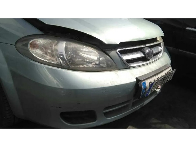 Передняя решётка Daewoo Lacetti        