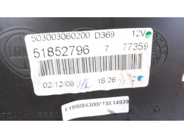 Přístrojová deska  Ford Fiesta 2008 51852796, 503003060200  