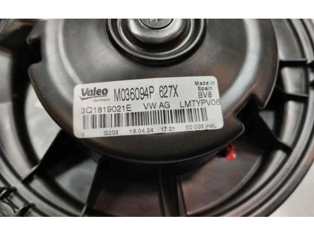Вентилятор печки    3Q1819021E   Seat Leon IV