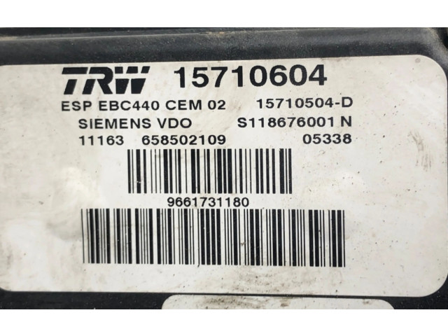 Přístrojová deska  Peugeot 407 2004 15710604  