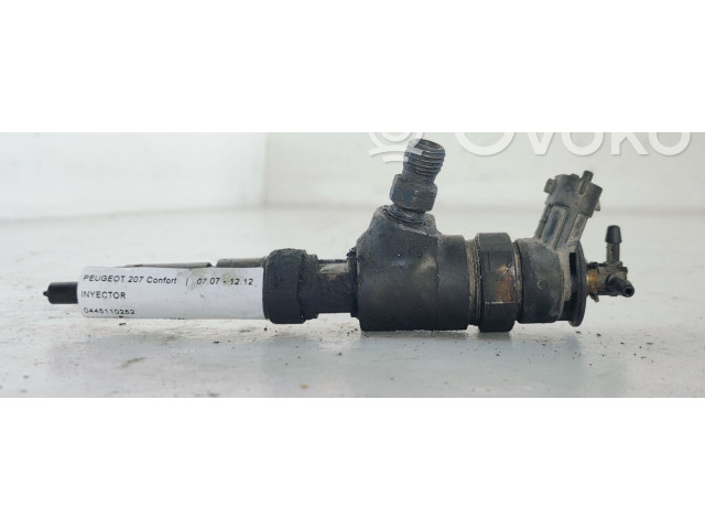 Vstřikovač 0445110252   Peugeot 207    8FS 