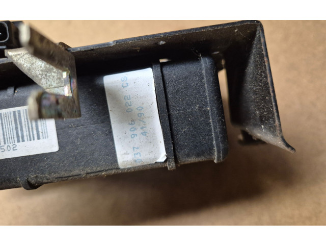 Řídící jednotka 037906022CS, DIGIFANT   Volkswagen Jetta II 1987