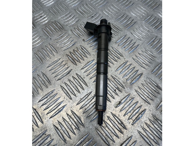 Форсунка 8571565    BMW 5 G30 G31  B57D30A 