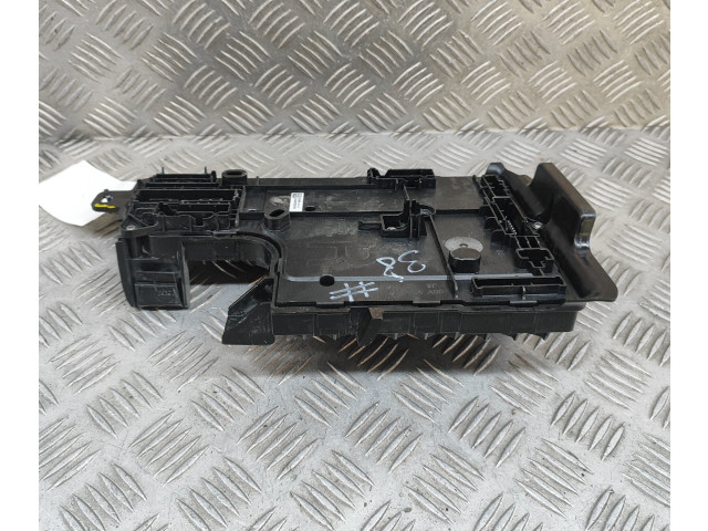 Блок комфорта 165765001A   Tesla Model Y   