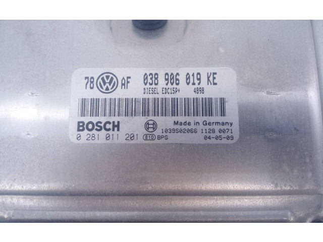 Řídící jednotka 038906019KE, 0281011201   Volkswagen Passat Alltrack 2004