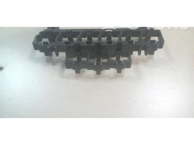 Блок предохранителей  8E0937503   Seat Exeo (3R)    
