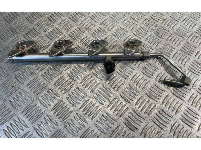 Vstřikovací lišta A2700701595, 1611903577340   Infiniti Q30    DFYA 