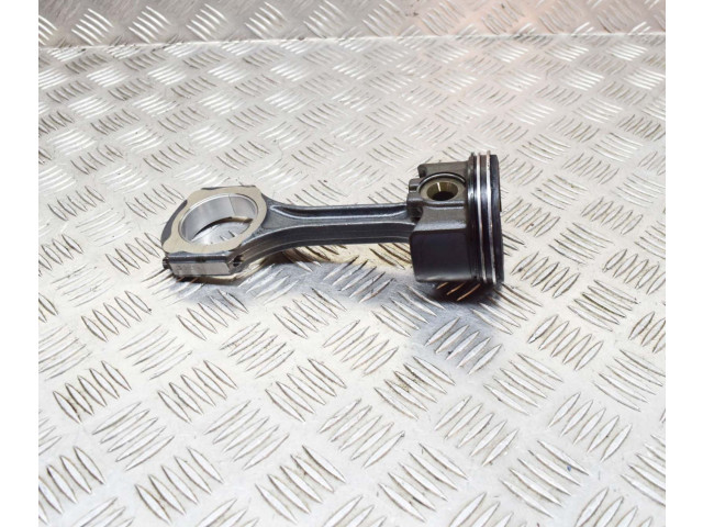 Píst A6510301917, A6510300020   Mercedes-Benz C W205    OM 654.920 