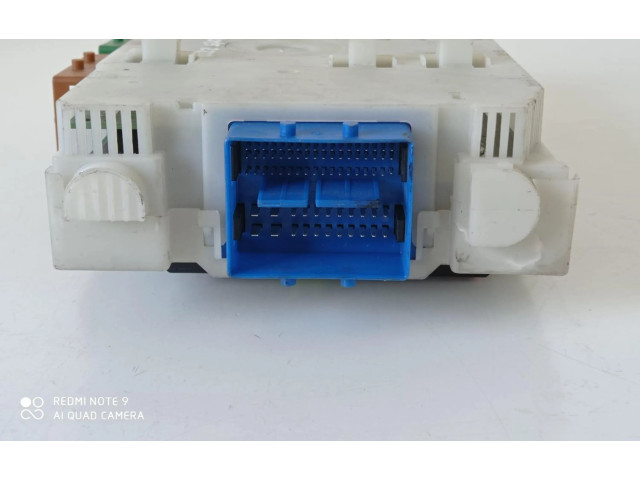   Pojistková skříňka 6g9t-14a073-la   Land Rover Freelander 2 - LR2 2011